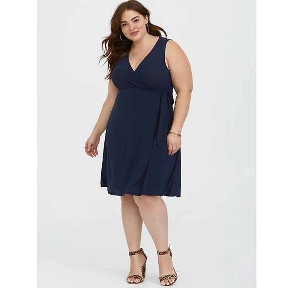 Torrid 5 MINI STRETCH CREPE WRAP DRESS navy - Picture 2 of 7